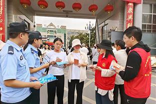 格瓦迪奥尔本场数据：8次抢断，13次对抗12次成功，评分曼城最高